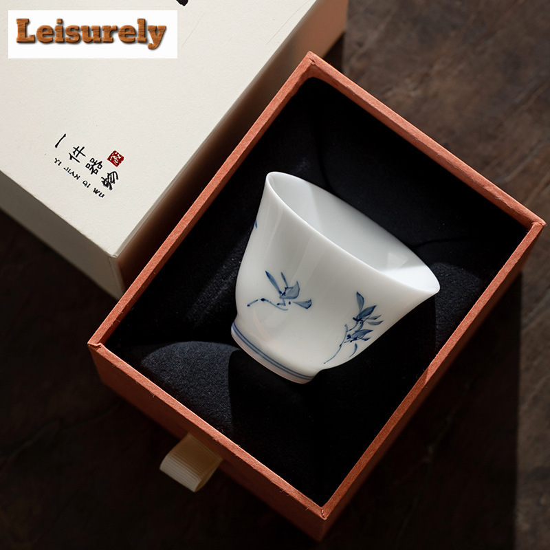 女性用の手描きの蝶ネクタイ,白い磁器のサービングカップ,アロ - Handmade Ceramic Mug のレビューと価格